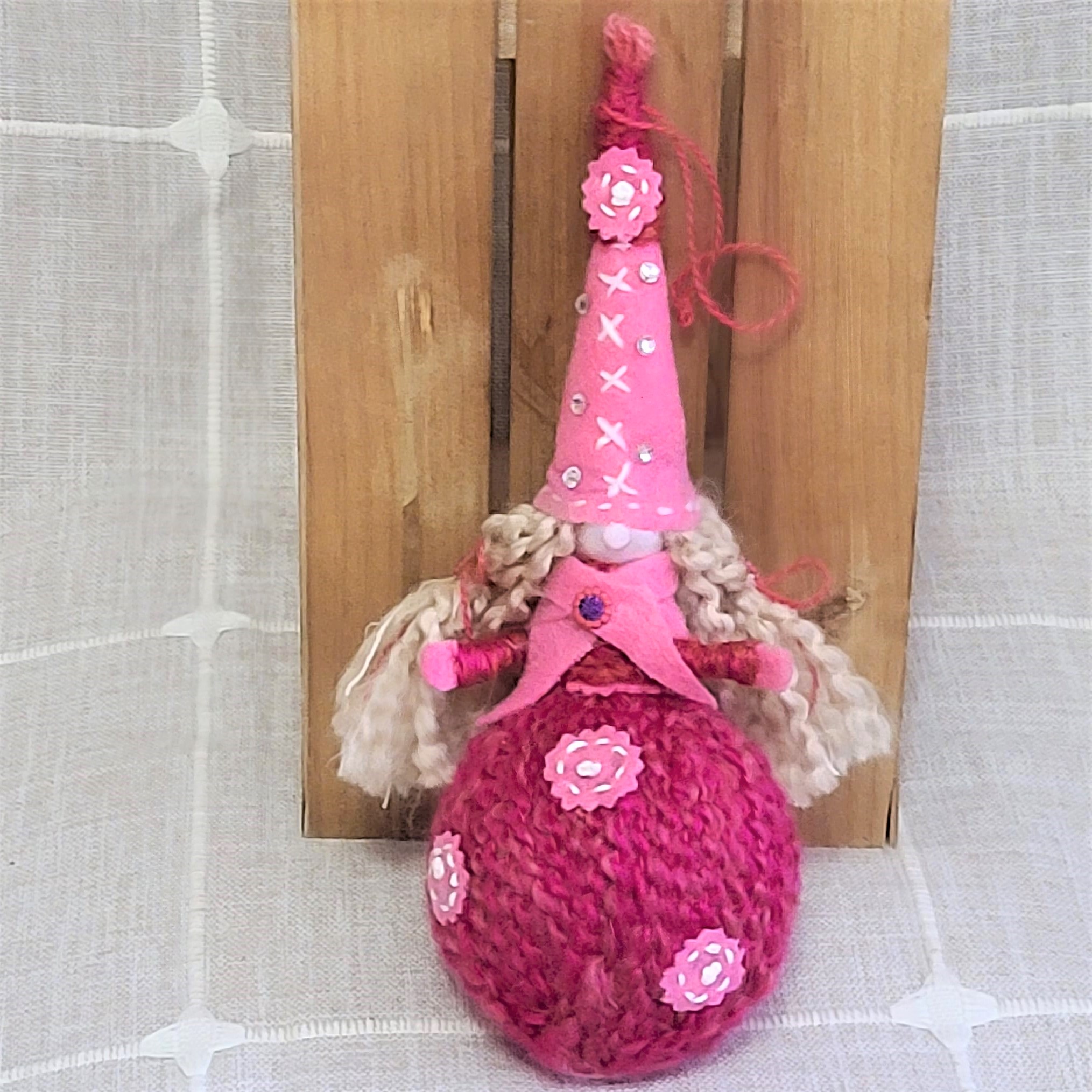 Pink Gnome fel and yarn ball ornament - Click Image to Close
