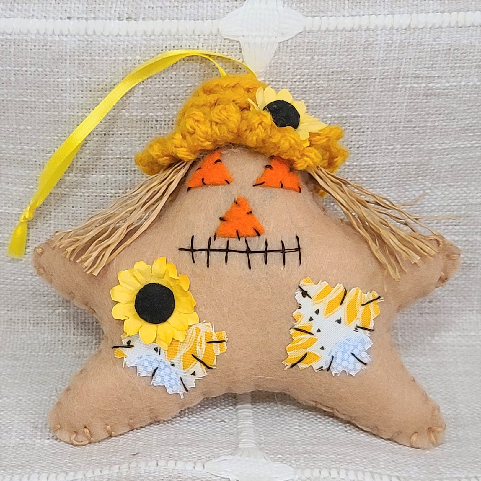 Felt scarecrow star ornament halloween sunflower them