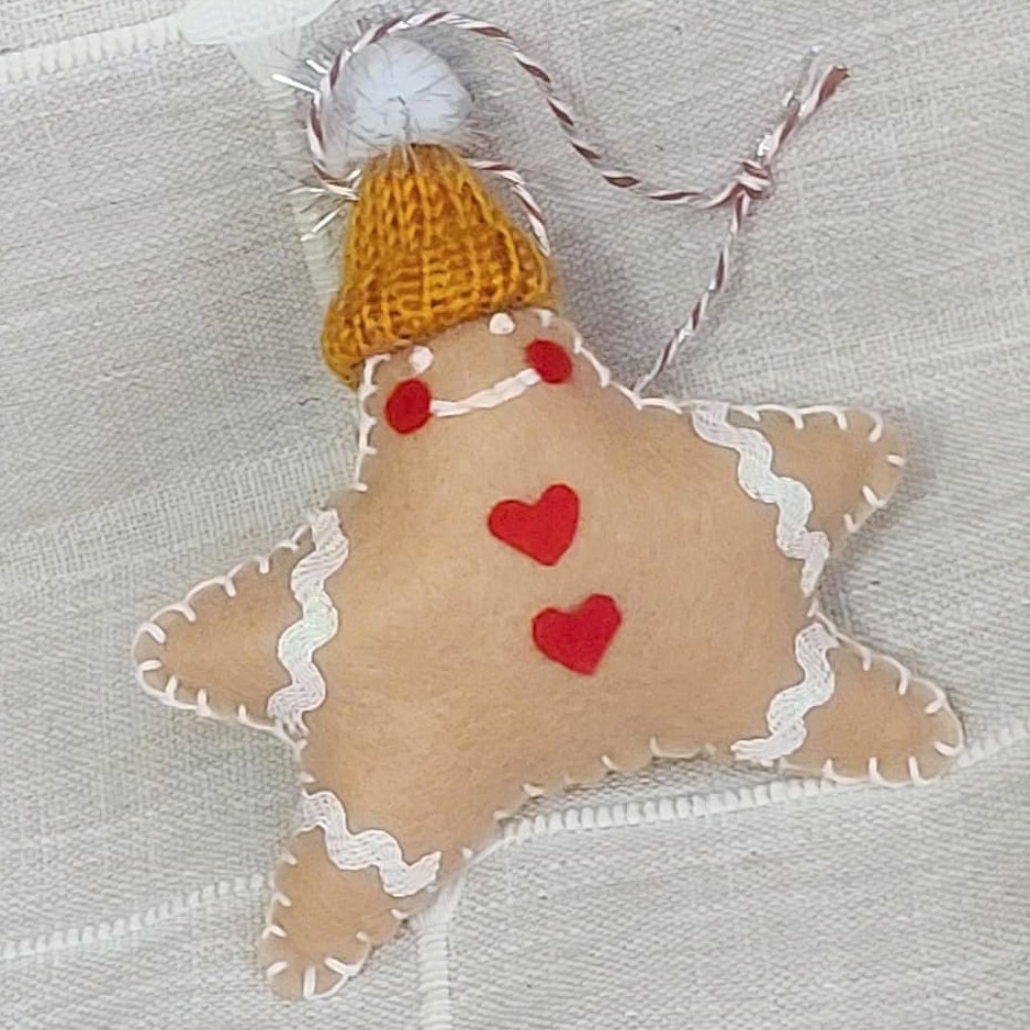 Gingerbread man star felt ornament