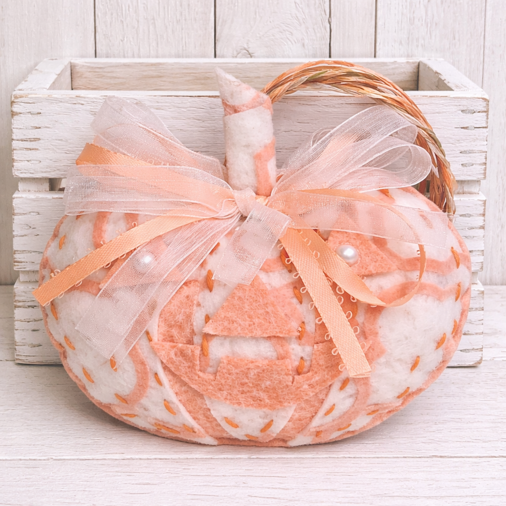 Felt pumpkin ornament - white and light orange jack o lantern