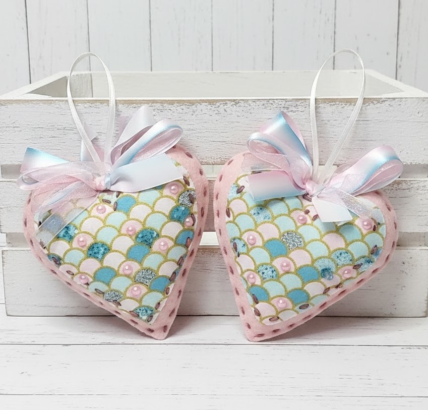 Mermaid heart shaped ornament - Pink