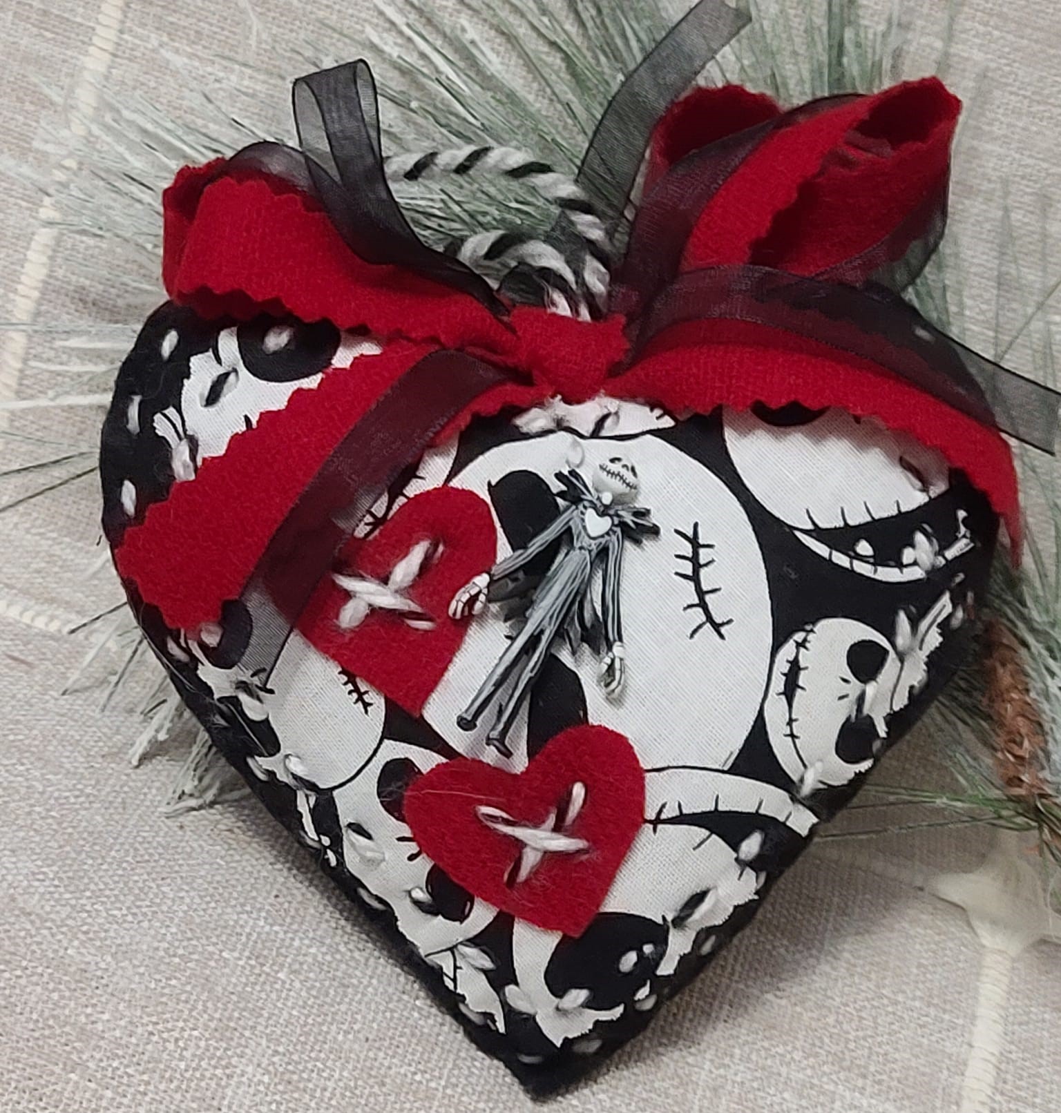 Felt and material Jack & Sally, Nightmare Hearts, set of 2