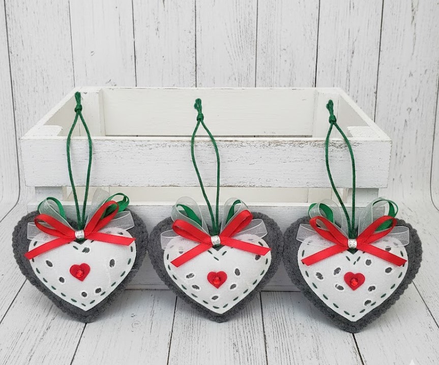 Gray felt hearts with lace trim - set of 3