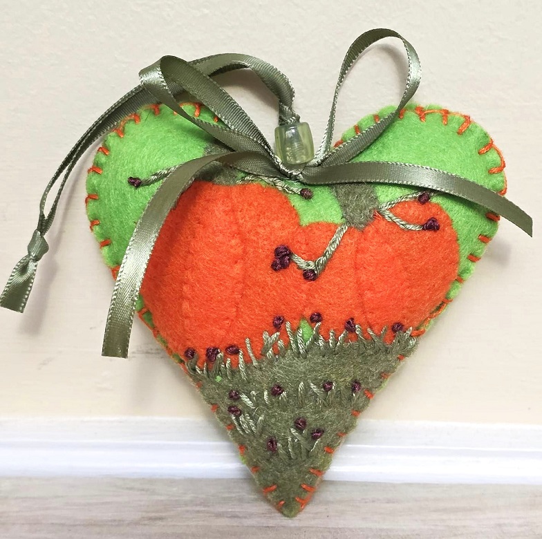 Felt Fall ornament, handmade ornament, pumpkin patch scene ornament, embroidery ornament - Click Image to Close