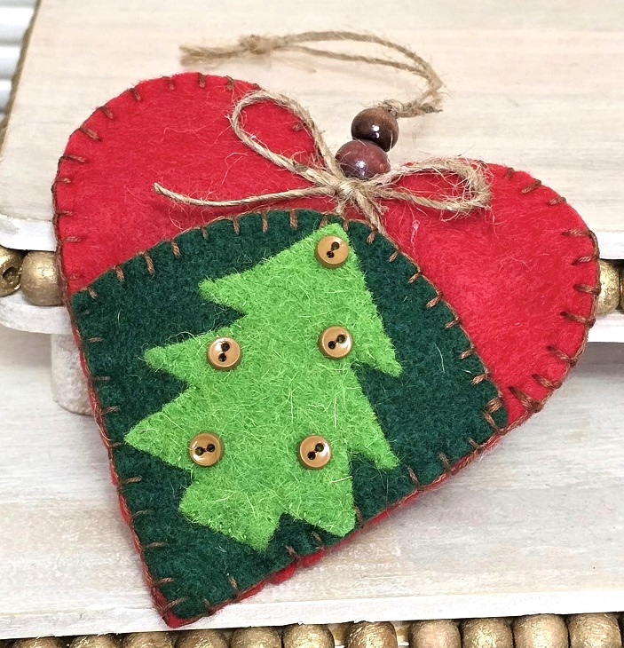 Handmade felt gift tag, heart shaped gift tag, heart shape gift topper, money holder, heart shaped money holder - Click Image to Close