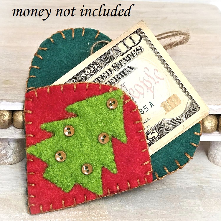 Handmade felt gift tag, heart shaped gift tag, heart shape gift topper, money holder, heart shaped money holder