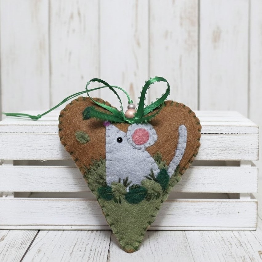 Gingerbread heart ornament scenic mouse in the woods