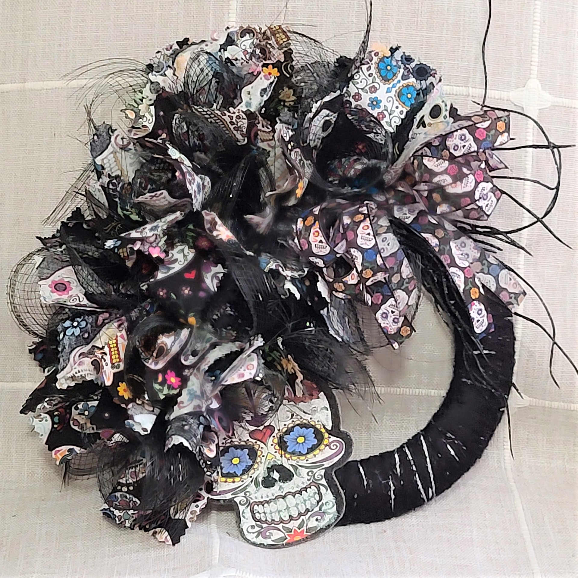 Sugar Skull Day of the Dead halloween mesh wreath - Click Image to Close