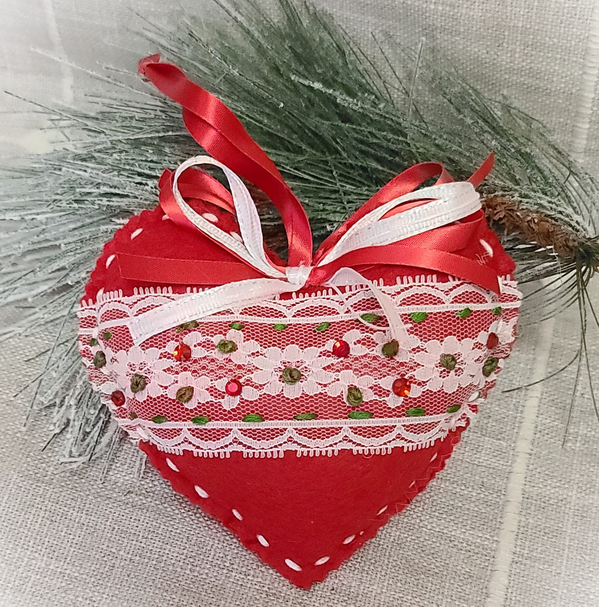 Felt and lace red heart ornament - Click Image to Close
