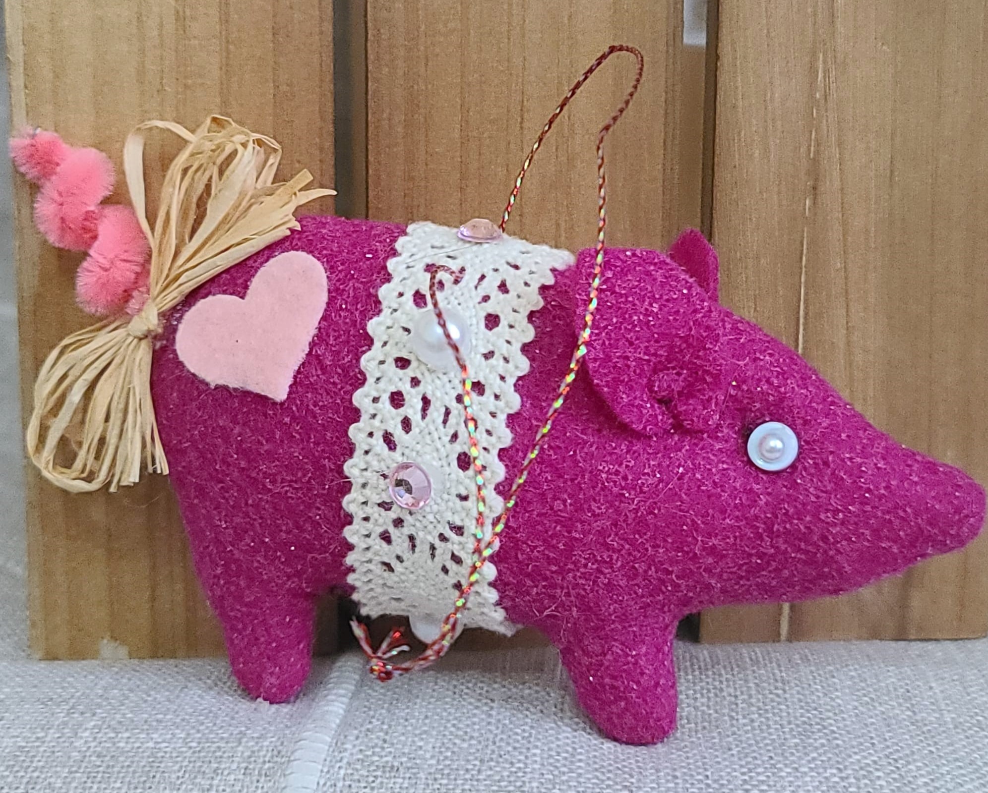 Felt piggie ornament - sparkly pink