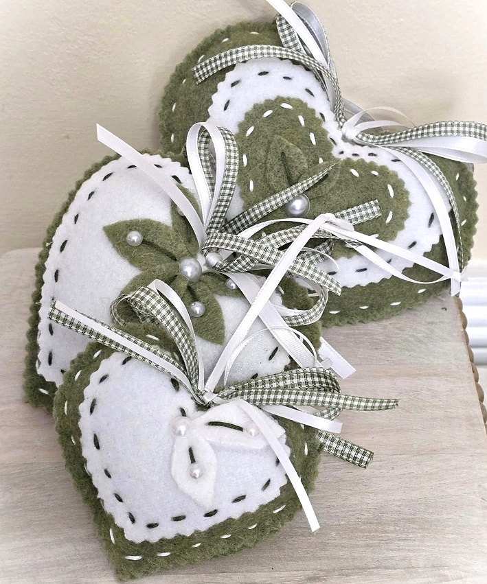 Fern Green and White Heart Shaped Ornament Set
