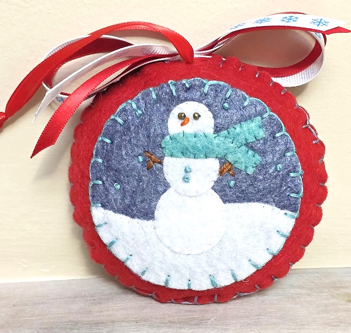 Felt ornament, handmade snowman in snow - light aqua scarf - Click Image to Close