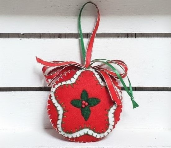 Christmas holly and star center felt ornament