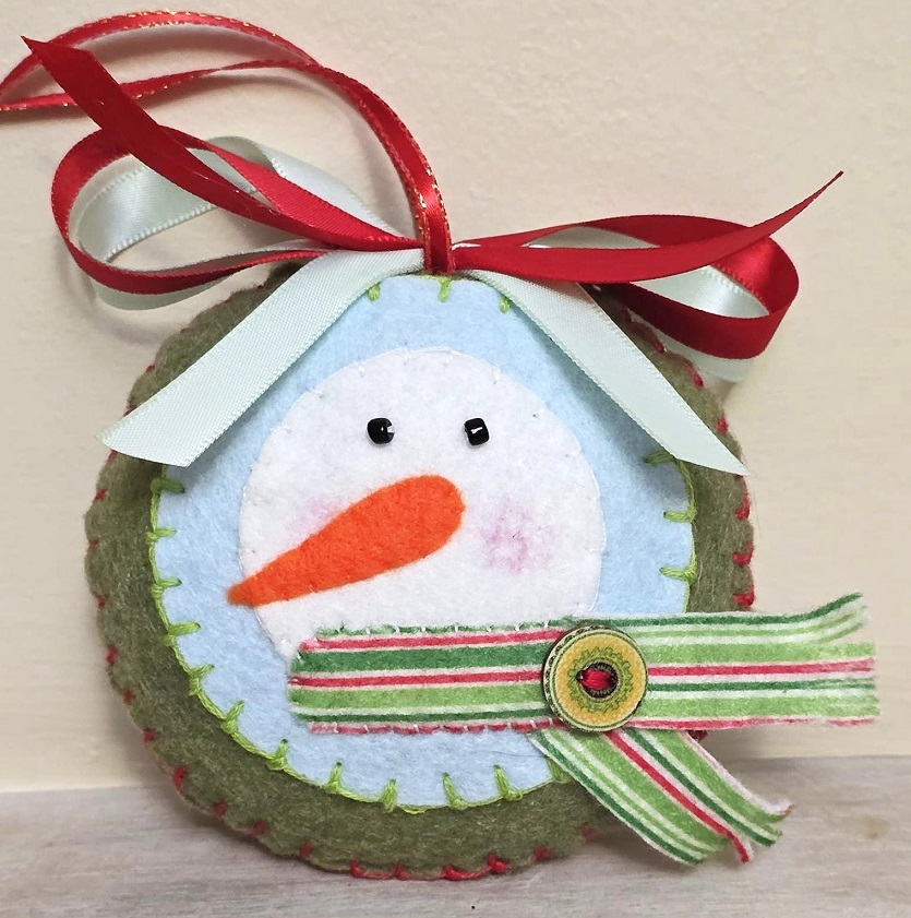 Felt ornament, handmade snowman face with scarf - fern green and striped scarf - Click Image to Close