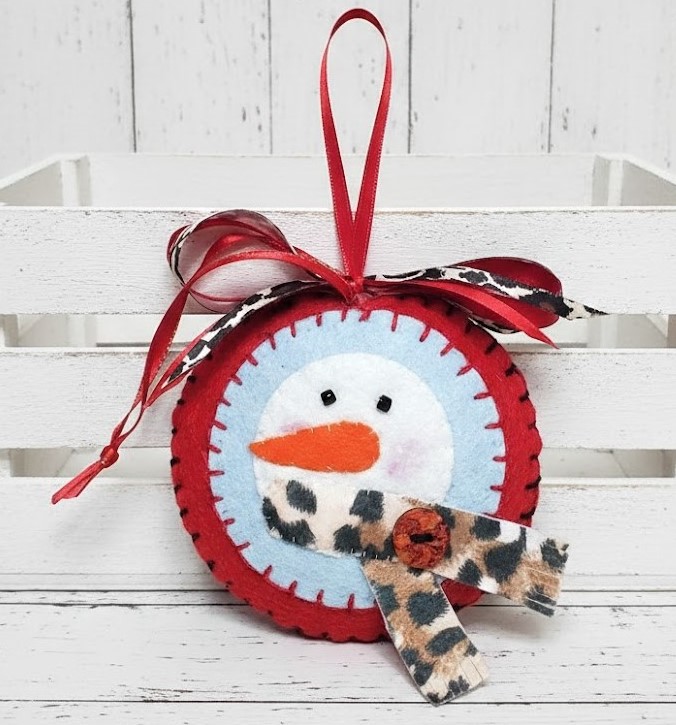 Snowman felt ornament - leopard print scarf