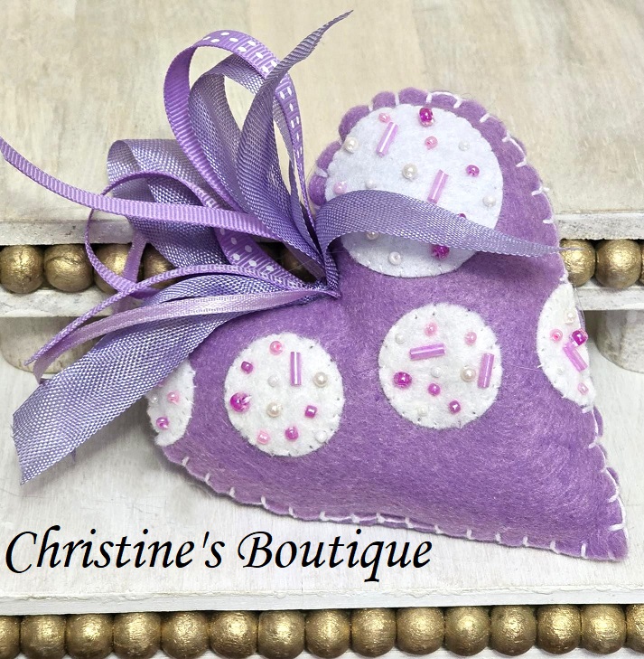 Handmade felt heart ornament, liliac purple with beaded detail - Click Image to Close