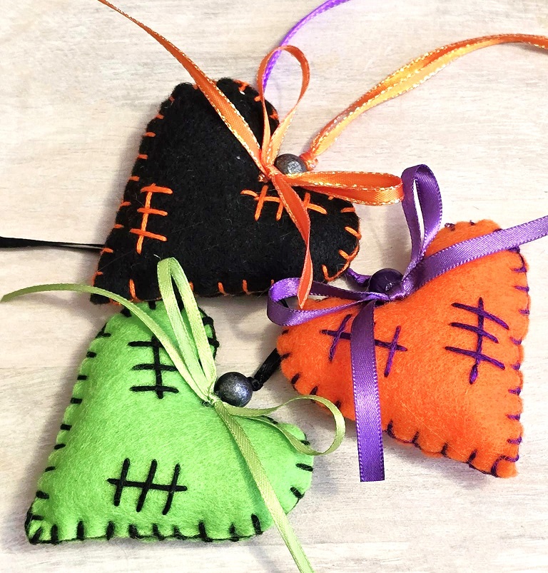 Halloween hearts, Handmade felt hearts, green black and orange, set of 3, mini hearts