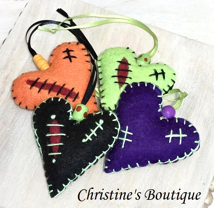 Halloween hearts, Handmade felt hearts, green black and orange, set of 4, mini hearts - Click Image to Close