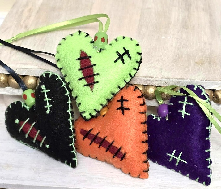 Halloween hearts, Handmade felt hearts, green black and orange, set of 4, mini hearts