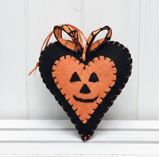 Halloween ornament, handcrafted ornament, felt ornament, pumpkin heart ornament, jack o lantern