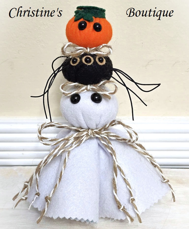 Ghost decor, Ghost with Pumpkin, Spider, Cute Ghost, Tabletop display, flowing felt ghost, handmade - Click Image to Close
