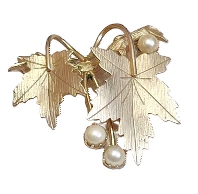 Sarah Coventry brooch,pin, vintage maple leaf and pearl brooch