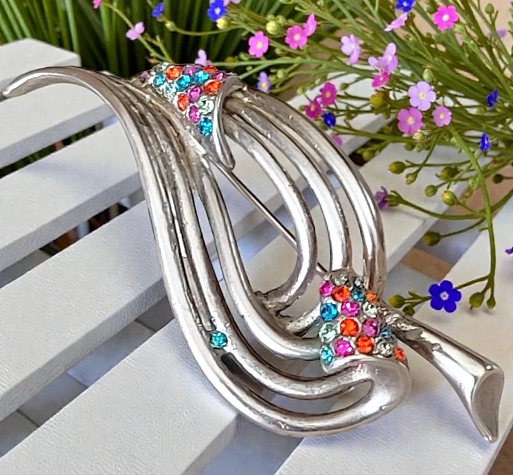 Vintage Swirled Multi Colored Rhinestones pin