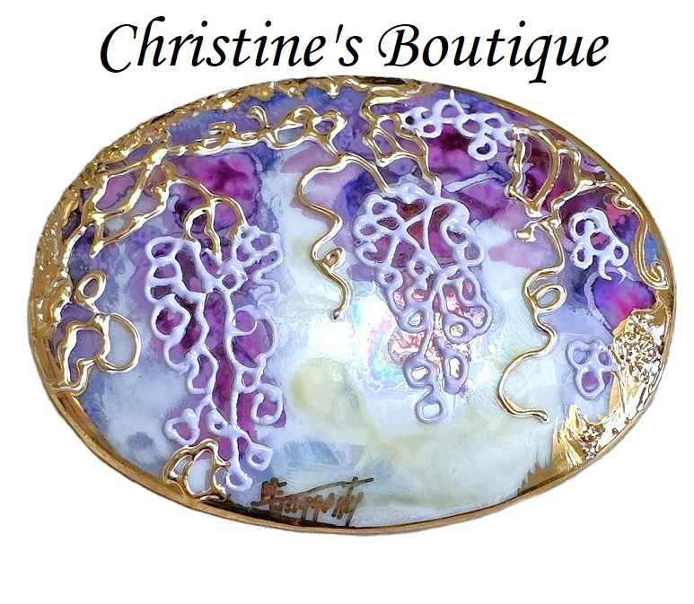 Artsy Brooch Porcelain Handpainted Grapes and brushed gold plate - Click Image to Close