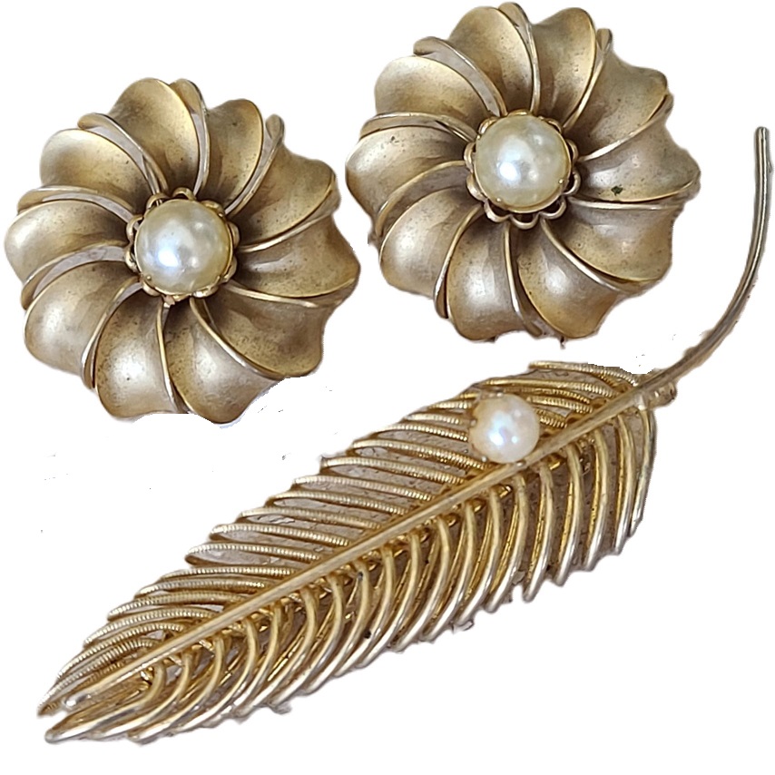 Vintage Satin Gold Brooch and Earrings with Pearl