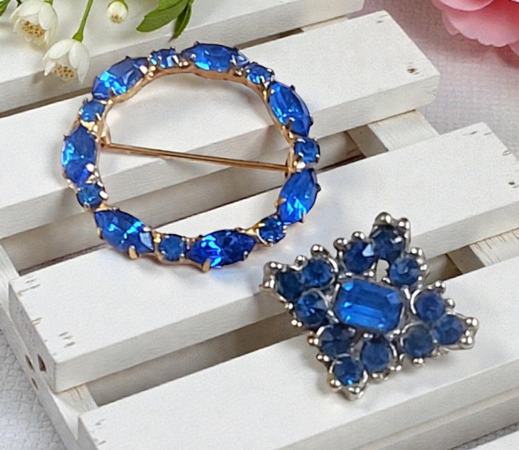Blue rhinestone pins, vintage pins set of 2