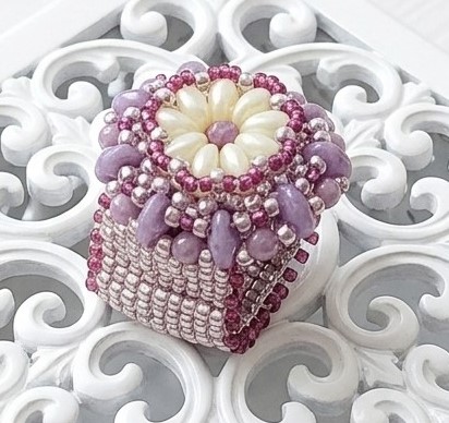 Miyuki Glass Beaded Lavendar Ring sz 8 1/2