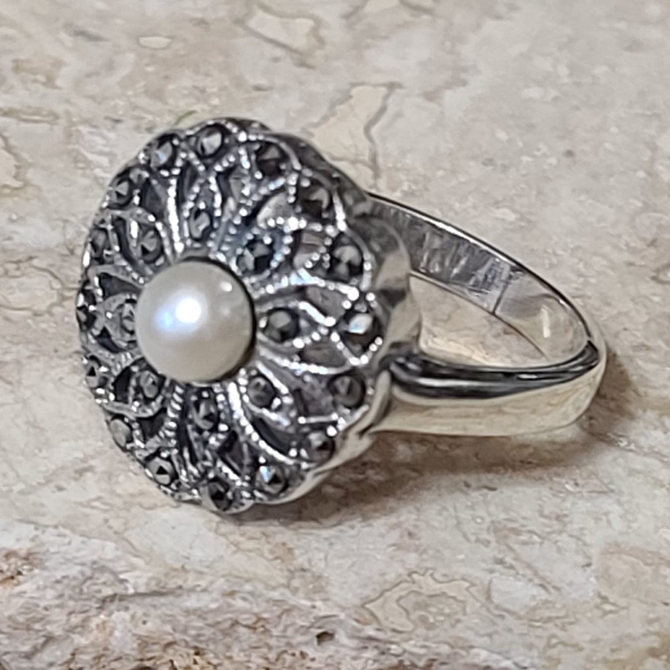 Sterling silver, marcasite and geniune pearl ring size 8 - Click Image to Close