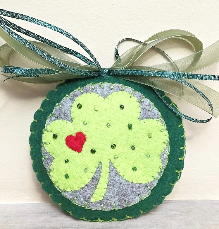Handmade felt ornament, St Patricks day ornament, felt shamrock ornament, embroidered ornament, green shamrock ornament