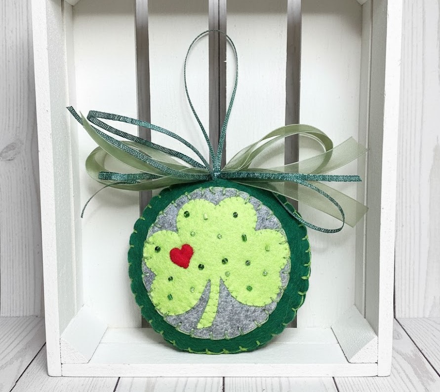 St Patricks day ornament with shamrock detail