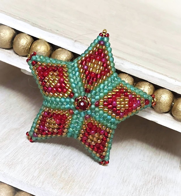 Handmade Beaded 3D Star Ornament, Glass Christmas Tree ornament, green and red
