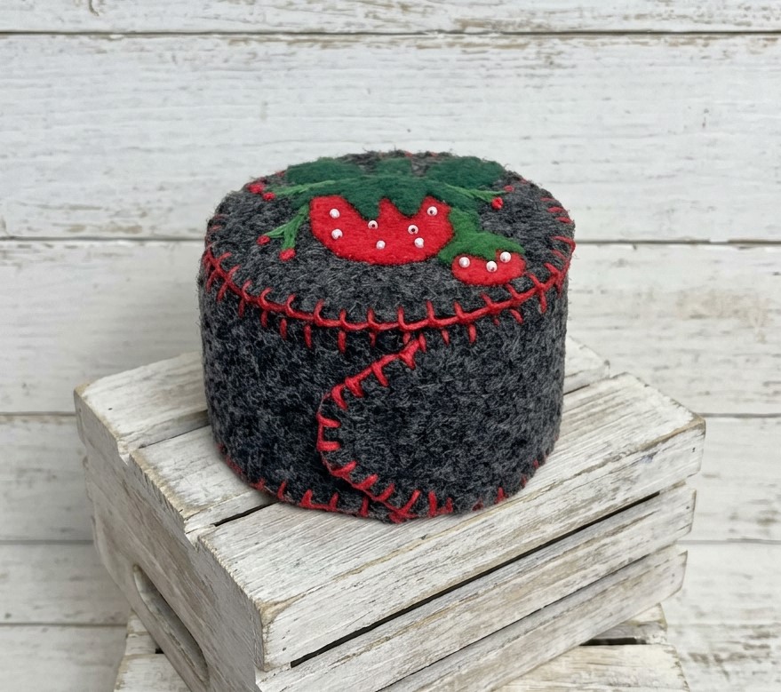 Handmade keepsake box, felt trinket box with lid, dresser decor, sewing gift, jewelry gift
