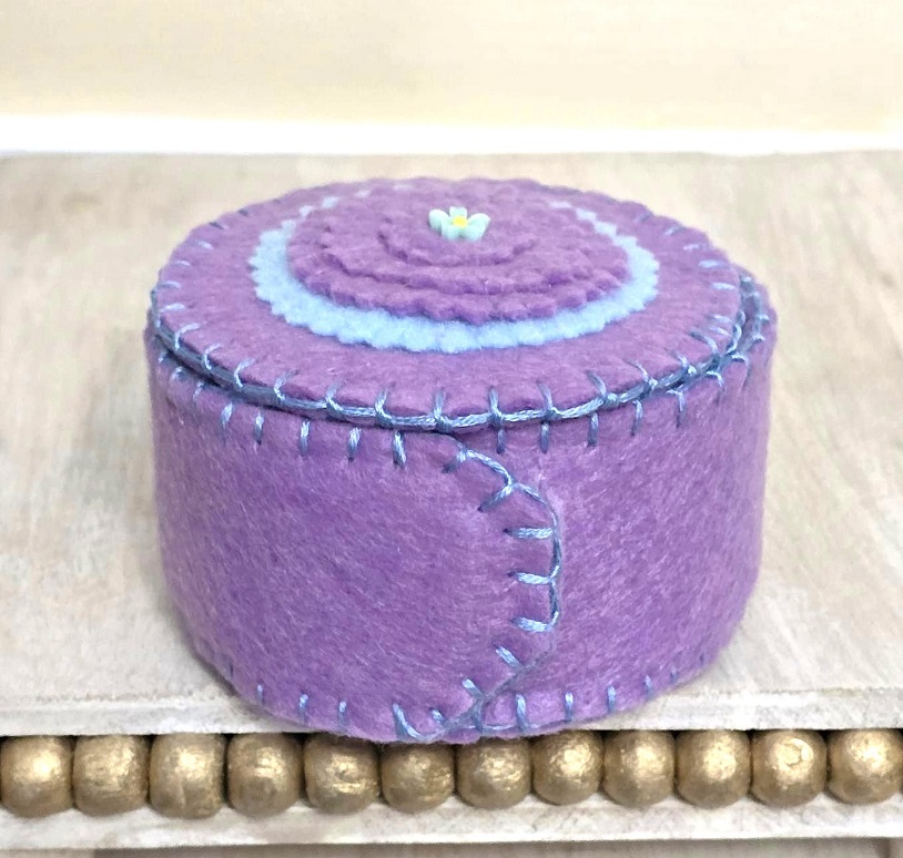 Handmade keepsake box, felt trinket box with lid, dresser decor, sewing gift, jewelry gift