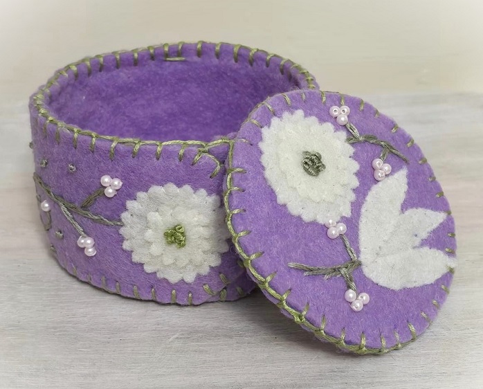 Handmade keepsake box, felt trinket box with lid, dresser decor, sewing gift, jewelry gift