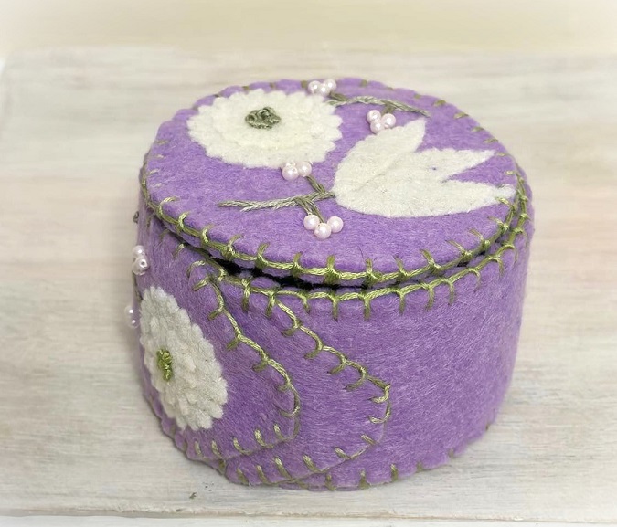 Handmade keepsake box, felt trinket box with lid, dresser decor, sewing gift, jewelry gift