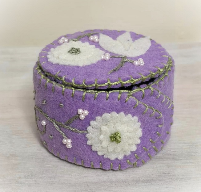 Handmade keepsake box, felt trinket box with lid, dresser decor, sewing gift, jewelry gift